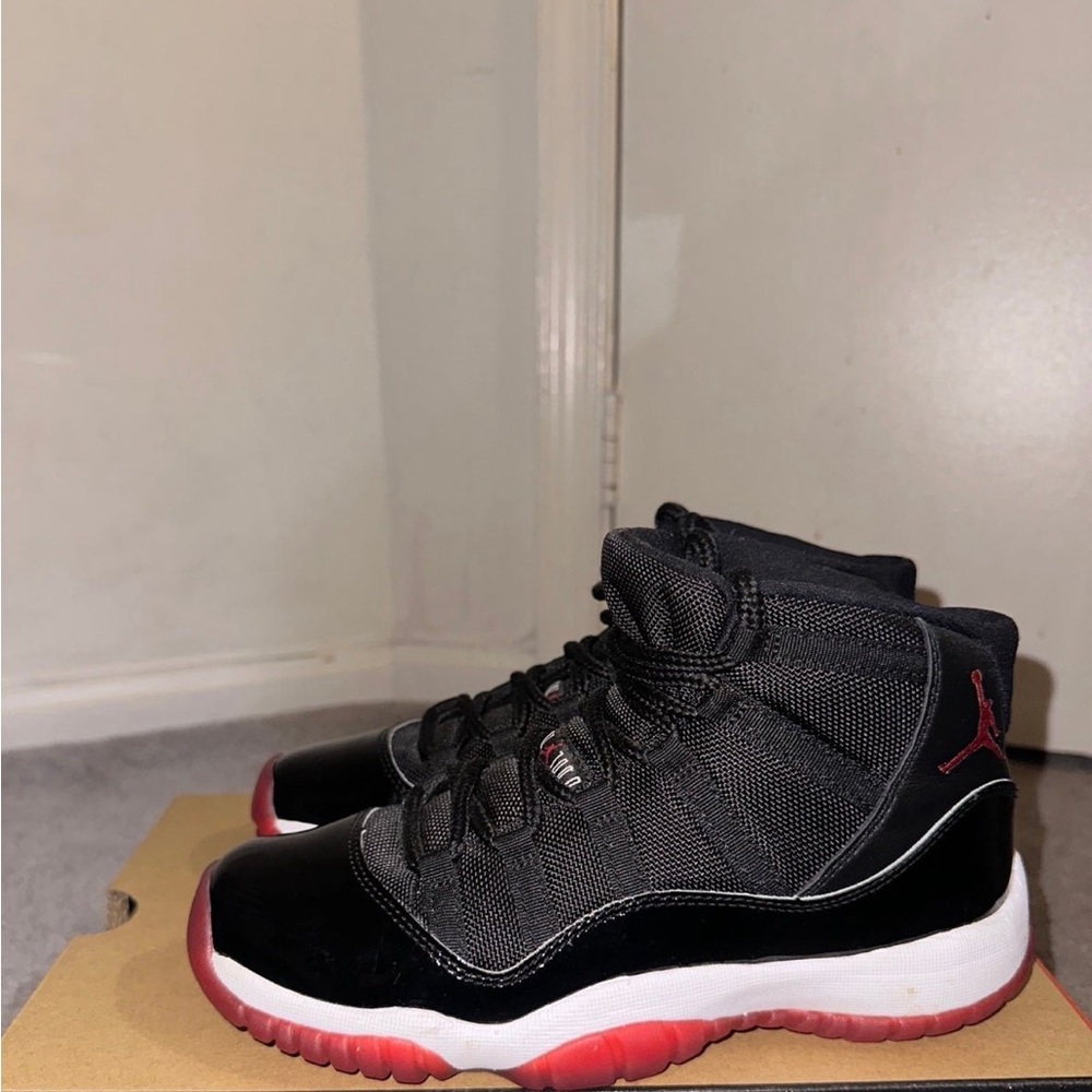 Jordan 11 bread - Picture 3 of 5